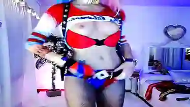 Sexy Cosplay Harley Quinn shaved pussy and nice teen ass