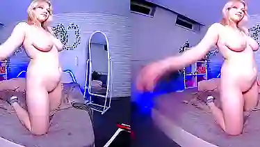 Alice Cupp gets off in VR with a steamy solo session