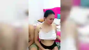 Mona ENAK2 & Brondong's HD cam show - Tante Mona EnaK2 and her 18-titty friend