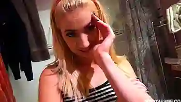 Skinny Sierra Nicole podmahivaet guy during sexual intercourse