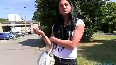 Pick up artist drove up to the brunette, seduced and fucked outdoors